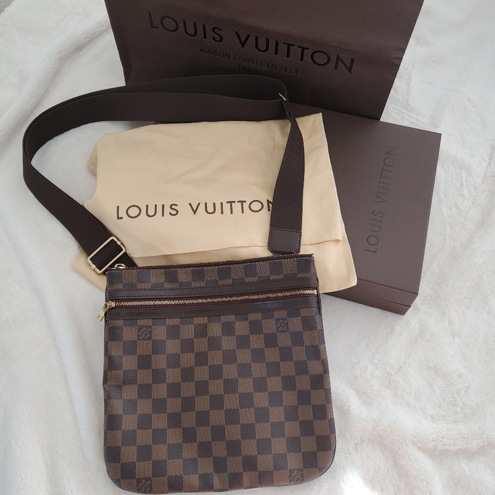 Louis Vuitton Pochette Bosphore Bag